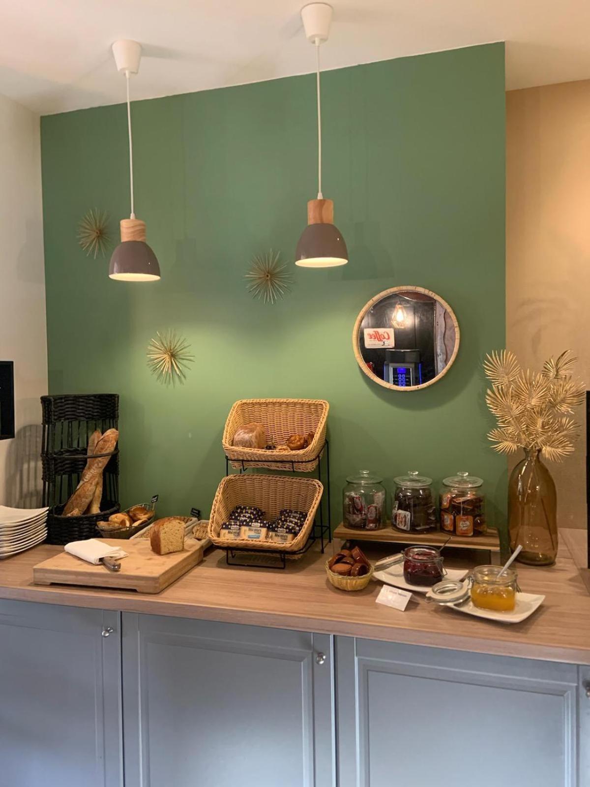 Hotel De Bretagne Dol Centre Ville - Hotel Et Restaurant Дол-де-Бретан Екстериор снимка