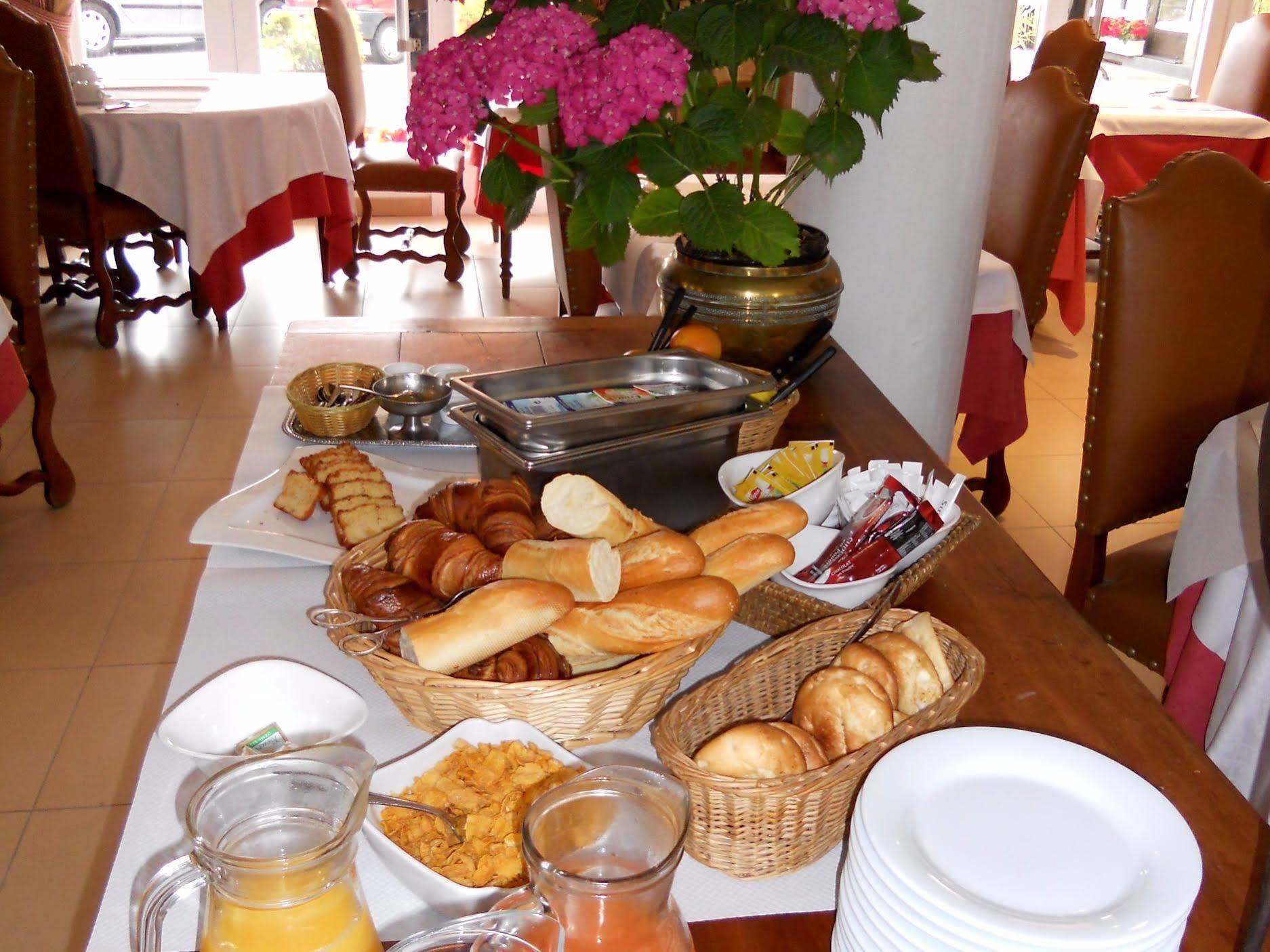 Hotel De Bretagne Dol Centre Ville - Hotel Et Restaurant Дол-де-Бретан Екстериор снимка