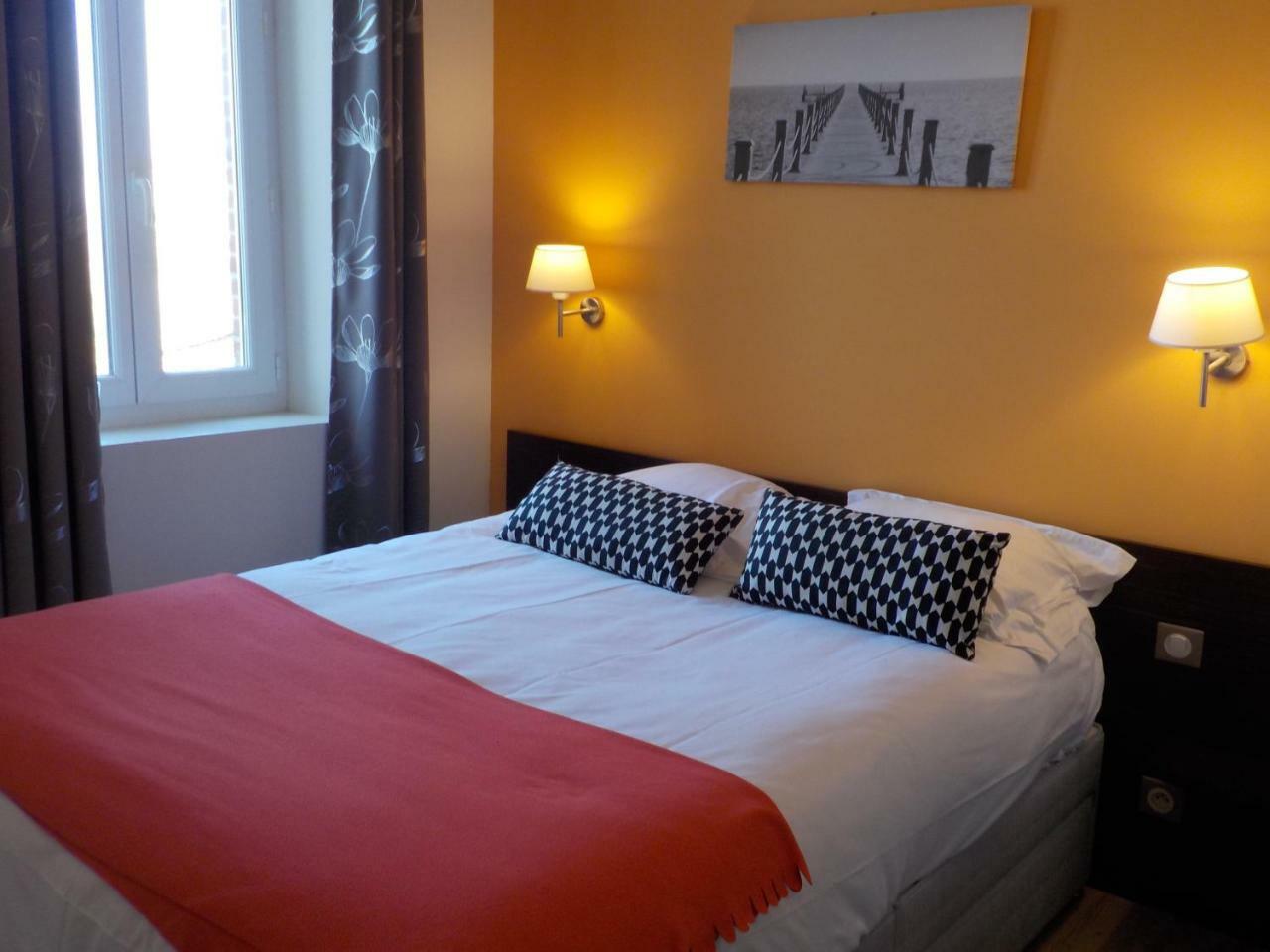 Hotel De Bretagne Dol Centre Ville - Hotel Et Restaurant Дол-де-Бретан Екстериор снимка